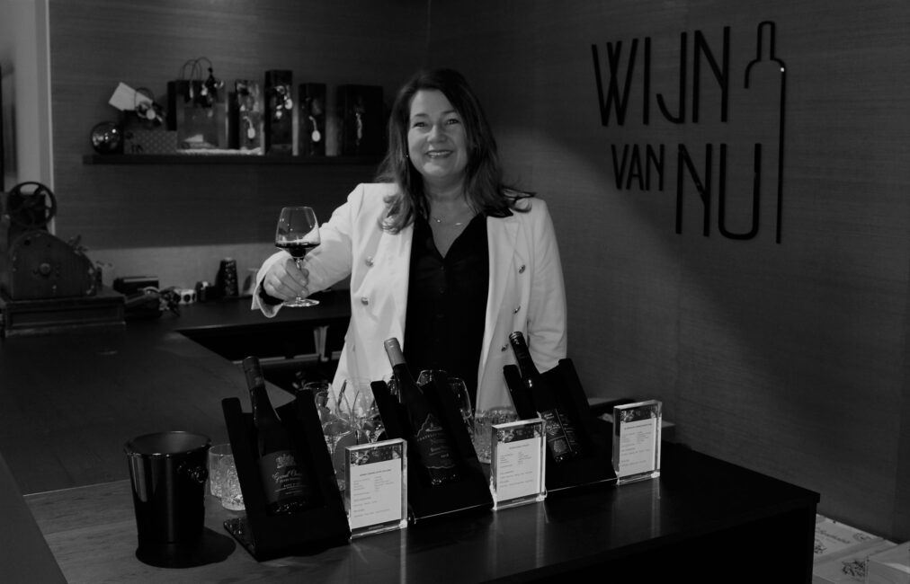 Bardesk-Anja-zwart-wit